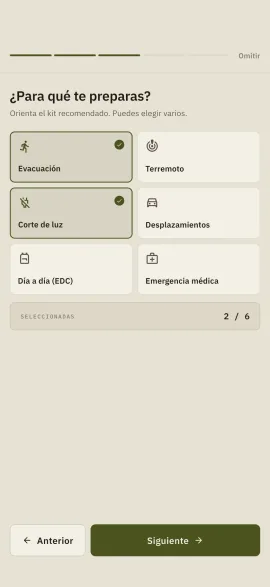 El paso 3 de 5 de la puesta en marcha de Hardtack: la pregunta «¿Para qué te preparas?» sobre una cuadrícula de seis escenarios, con Evacuación y Corte de luz marcados y el contador «Seleccionadas 2 / 6».